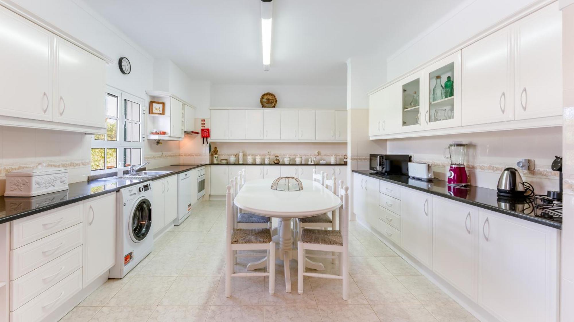Sunny & Calm 4 Bdr House W/ Pool By Lovelystay Santo Estevao  Екстериор снимка