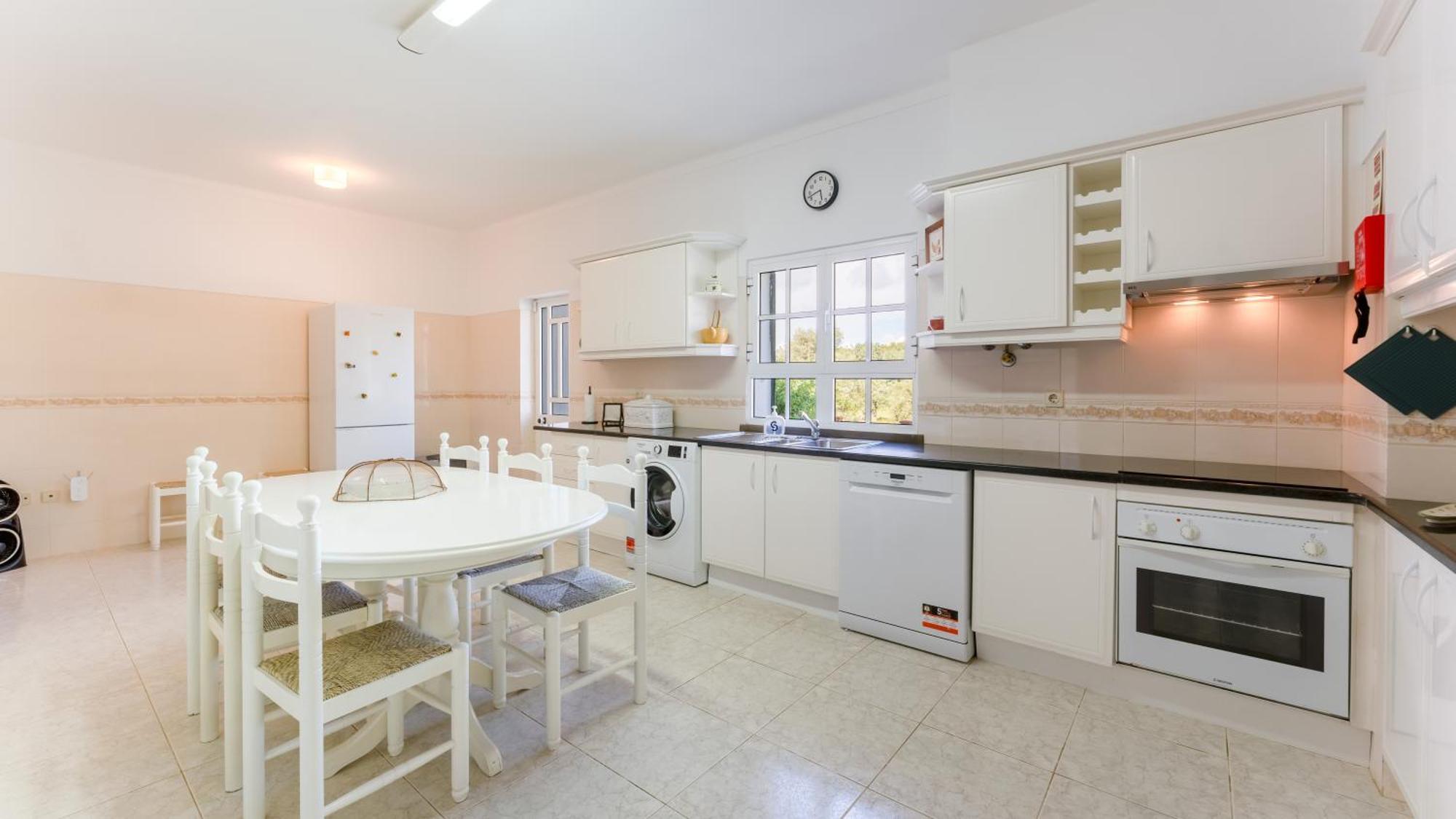 Sunny & Calm 4 Bdr House W/ Pool By Lovelystay Santo Estevao  Екстериор снимка