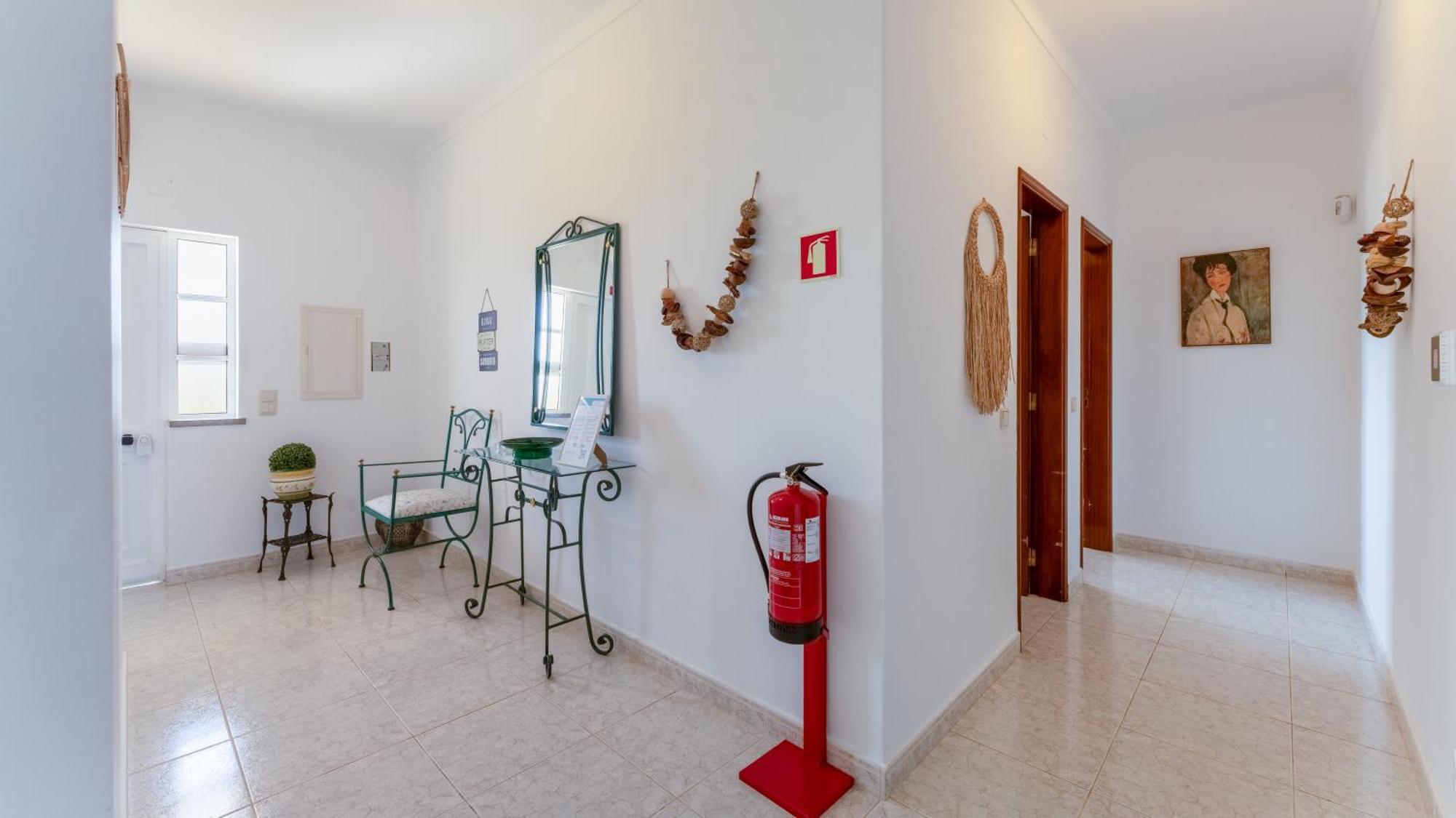 Sunny & Calm 4 Bdr House W/ Pool By Lovelystay Santo Estevao  Екстериор снимка