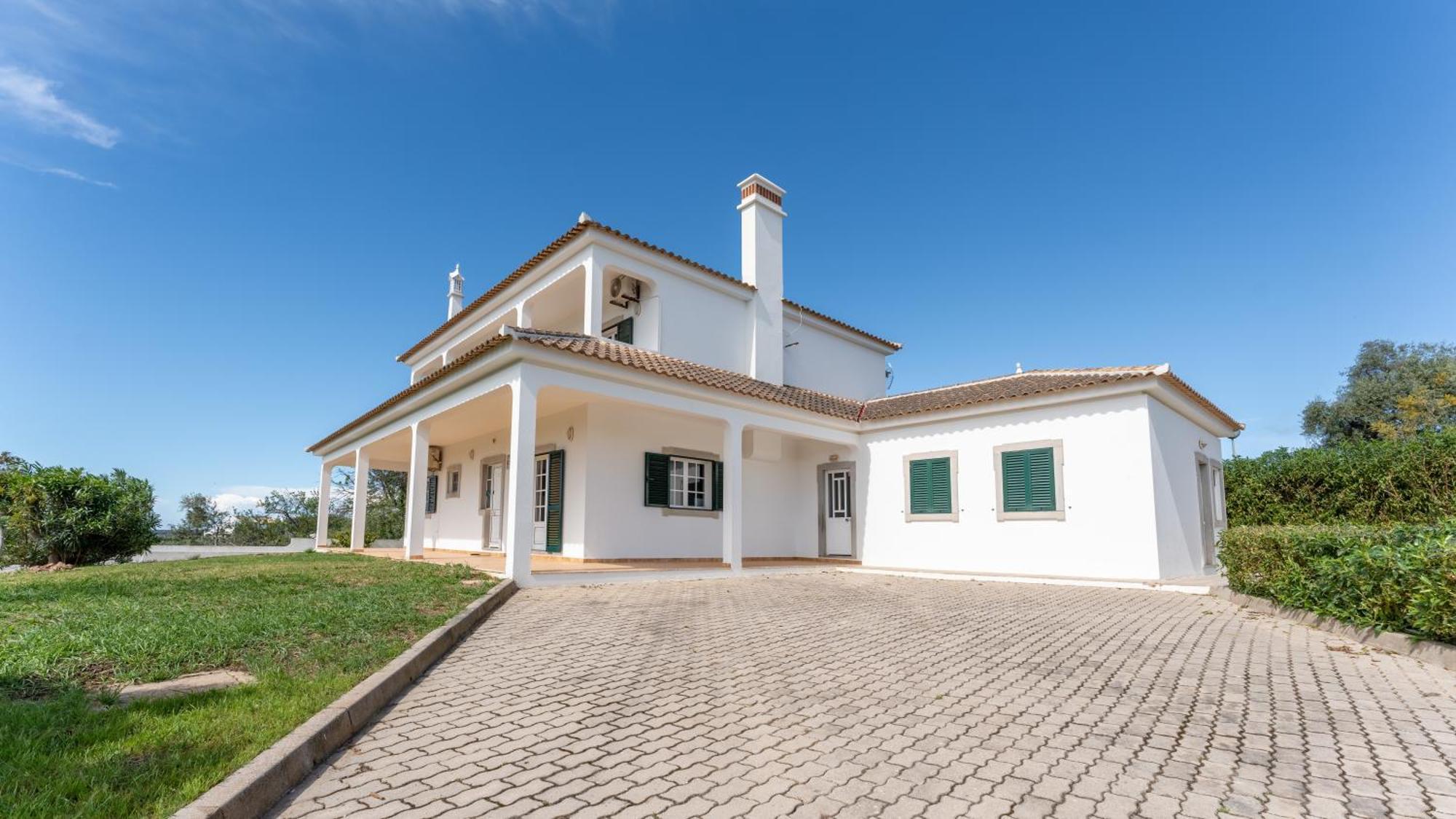 Sunny & Calm 4 Bdr House W/ Pool By Lovelystay Santo Estevao  Екстериор снимка